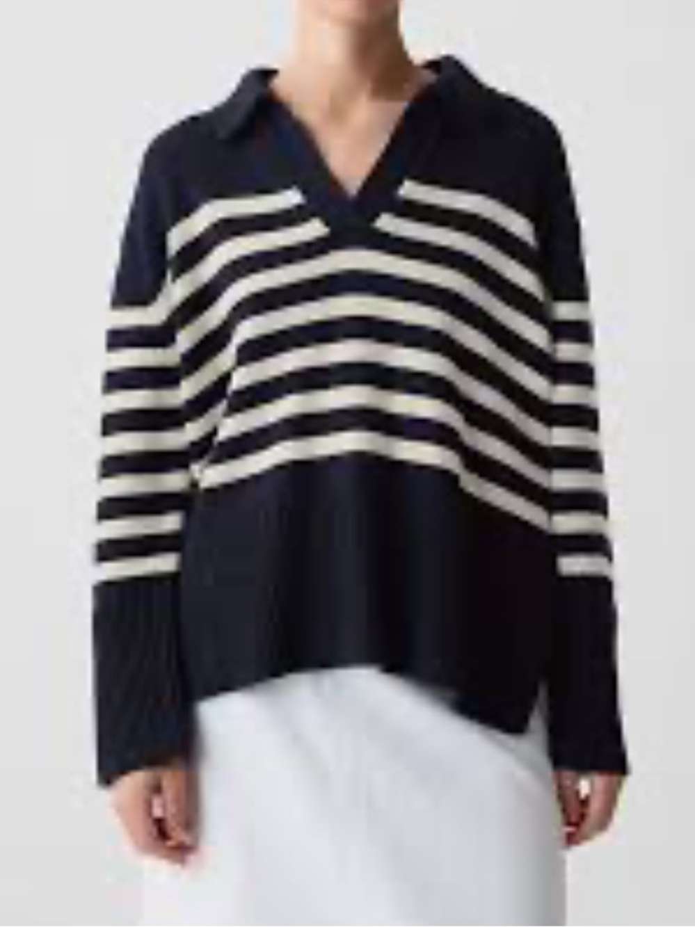 GAP - Women's Split Hem Polo Sweater. V-neck. Size XL TALL.  Navy and white